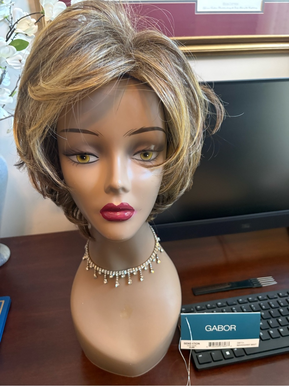 Gabor Short Layered Wig in Blonde and Brown - Picture 2 of 7